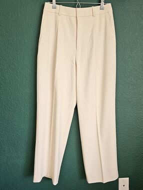 Uniqlo Beige High-Waisted Wide Leg Pants | Size M (28–29)